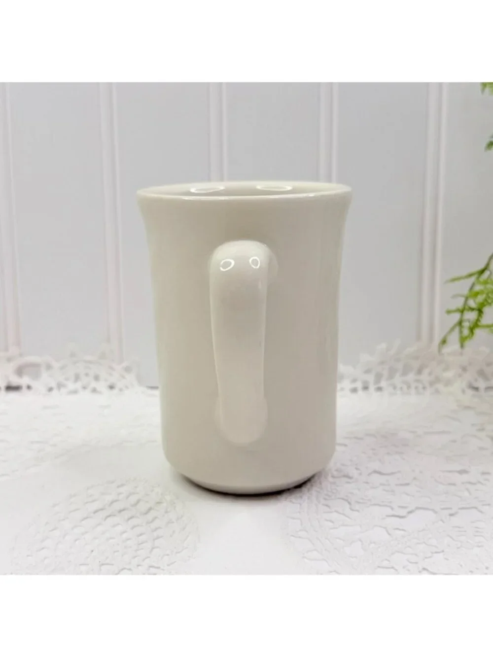 Set of 4 Tuxton Bistro Ceramic Coffee Mugs 9 oz Eggshell Restaurant Diner Cup